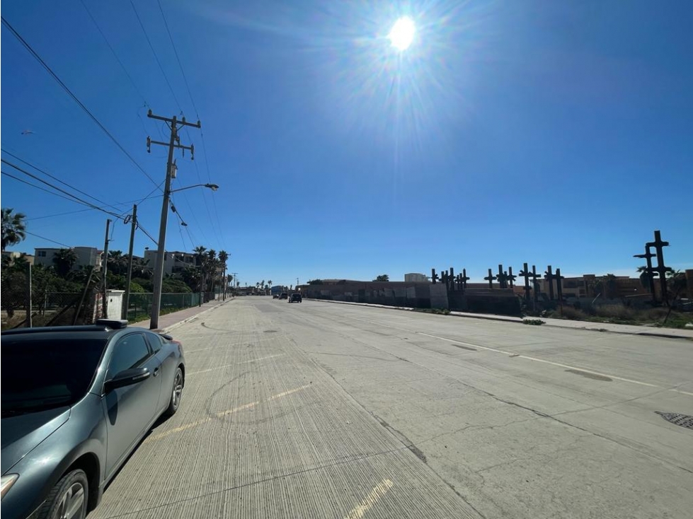 SE VENDE TERRENO CON VISTA AL MAR DE 923 M2 EN ROSARITO - 2