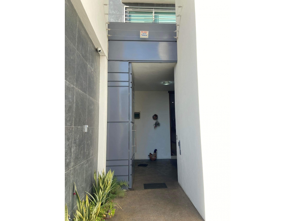 HERMOSA CASA AMPLIA EN VENTA RESIDENCIAL ESMERALDA NORTE COLIMA — foto 2