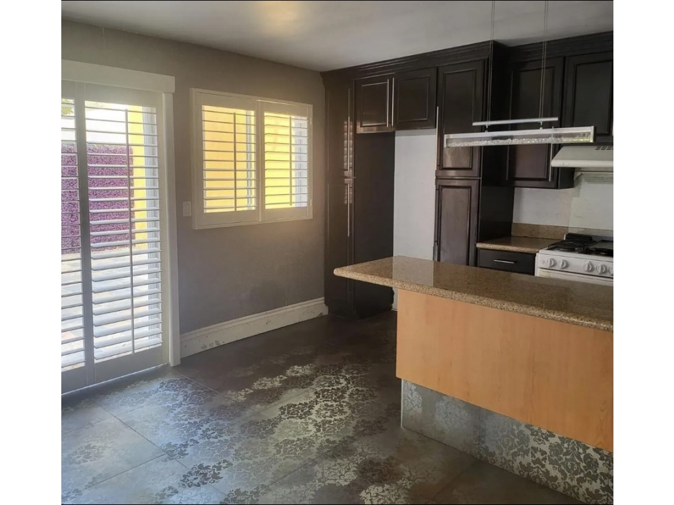 SE RENTA CASA EN LA PERLA RESIDENCIAL EN PLAYAS DE TIJUANA — foto 2