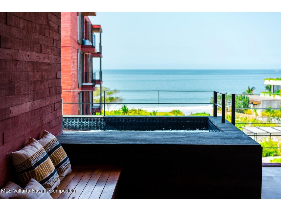 CONDOMINIO EN VENTA EN LA CARR. LA CRUZ DE HUANACAXTLE NAYARIT - 2