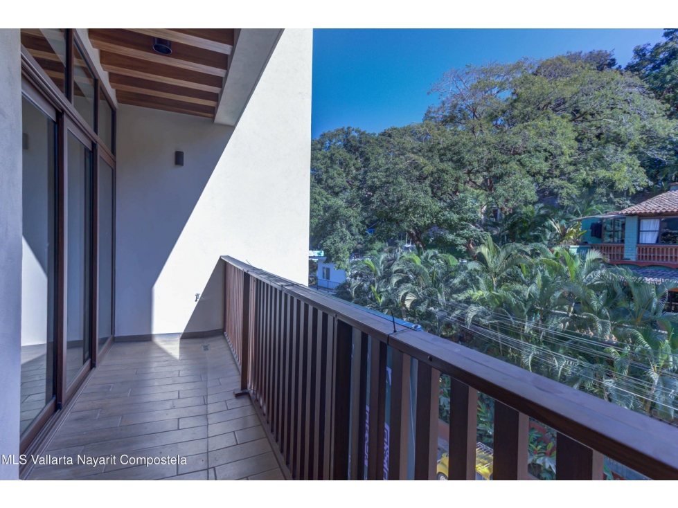 CONDOMINIO EN VENTA EN EL CENTRO DE SAYULITA DE 2 RECAMARAS - 2