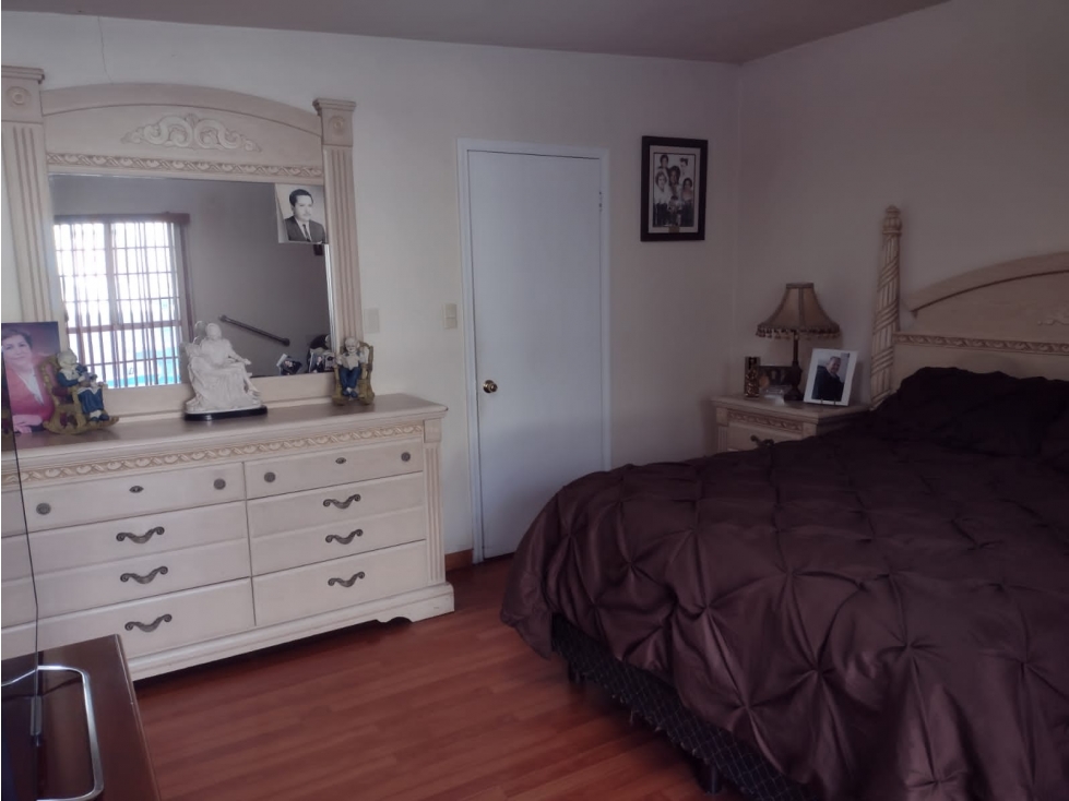 CASA EN VENTA EN FRACCIONAMIENTO EL MIRADOR TIJUANA DE 5 RECAMARAS — foto 3