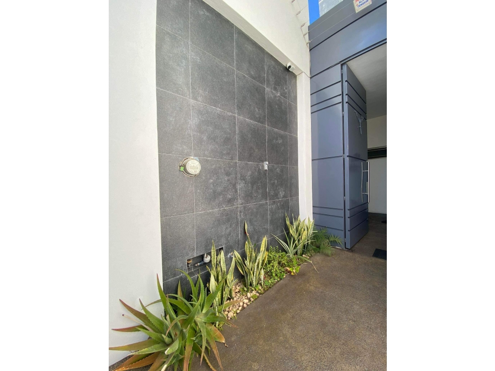 HERMOSA CASA AMPLIA EN VENTA RESIDENCIAL ESMERALDA NORTE COLIMA — foto 3