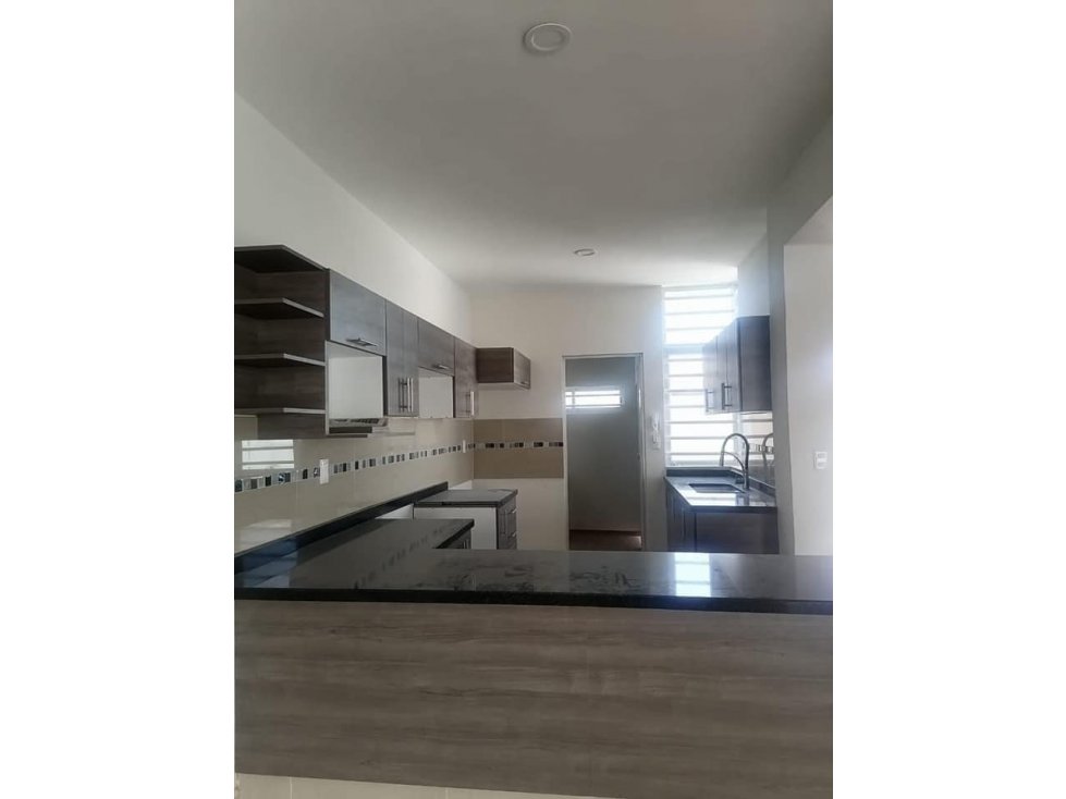 AMPLIA Y LINDA CASA NUEVA EN EXCLUSIVO FRACC. VILLA DE ALVAREZ COLIMA - 4