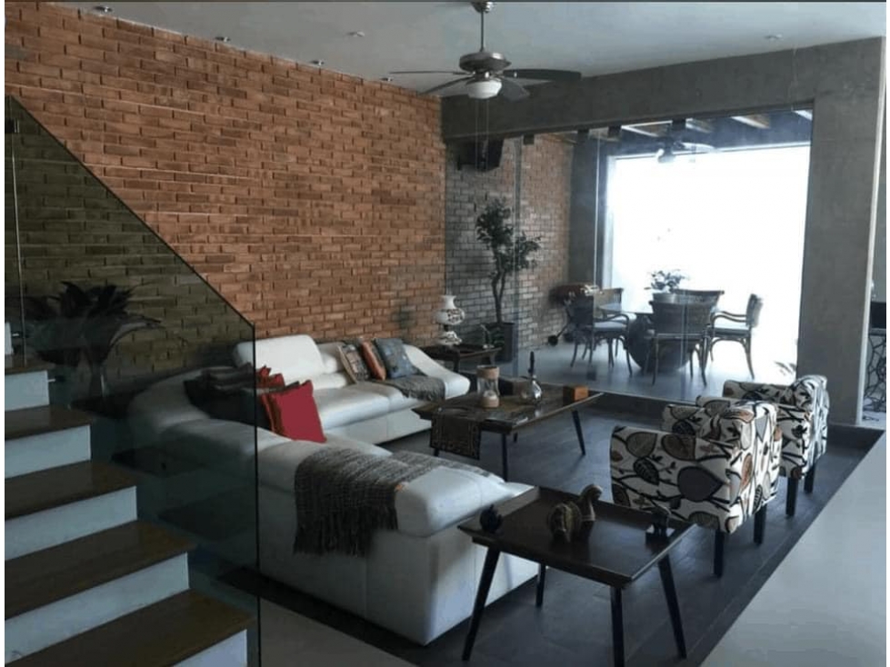 BONITA CASA EN VENTA EN RESIDENCIAL PRIMAVERAS COLIMA - 4