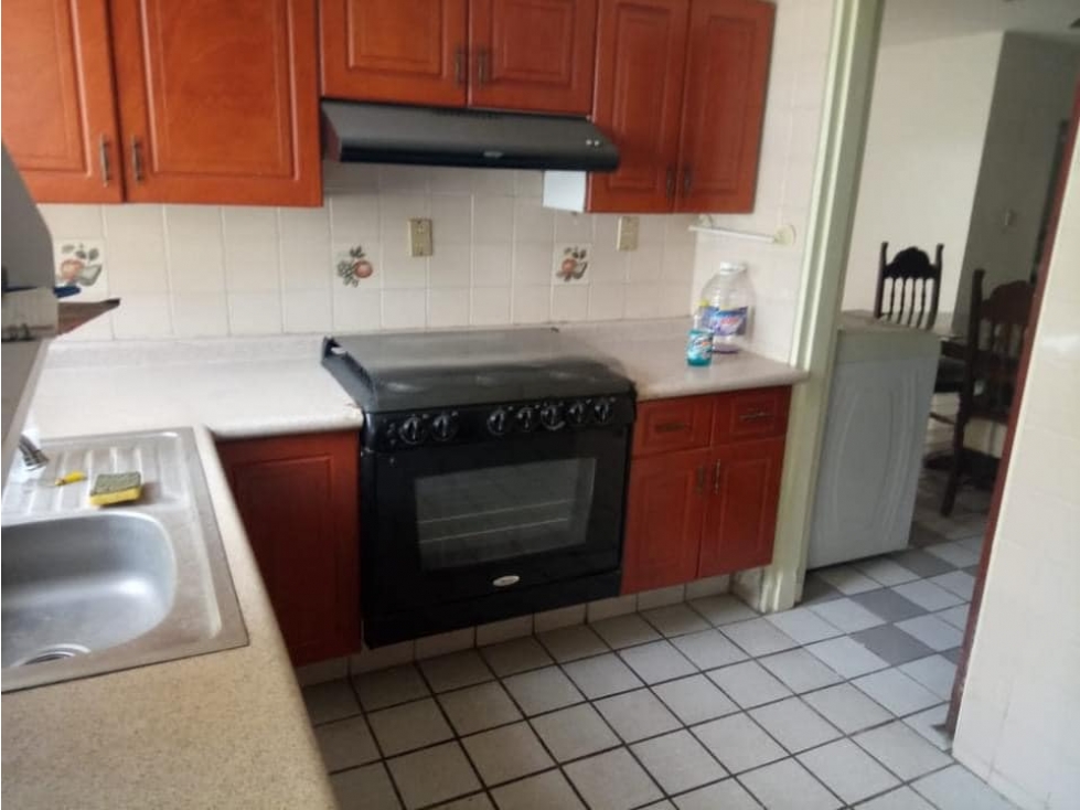 CASA A 2 CUADRAS DE PLAZA COUNTRY EN JARDINES DE LAS LOMAS COLIMA — foto 5