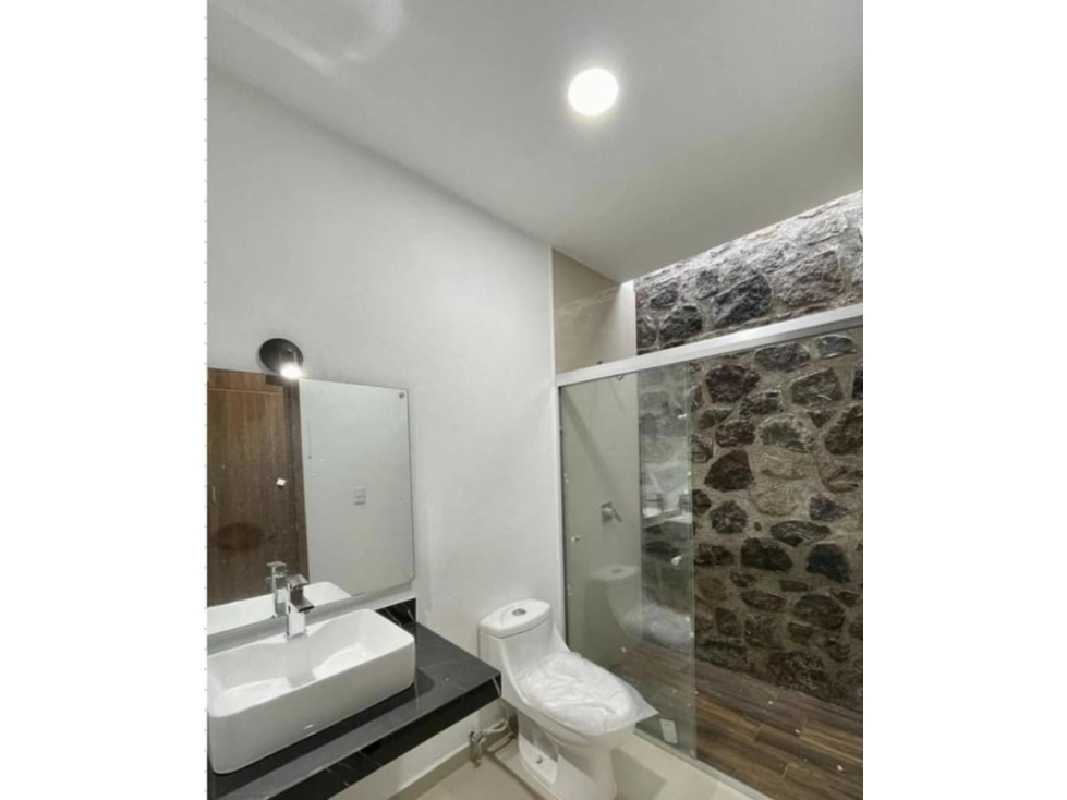 HERMOSA RESIDENCIA EN PREVENTA A DOS MINUTOS DEL HOSPITAL REGIONAL — foto 4
