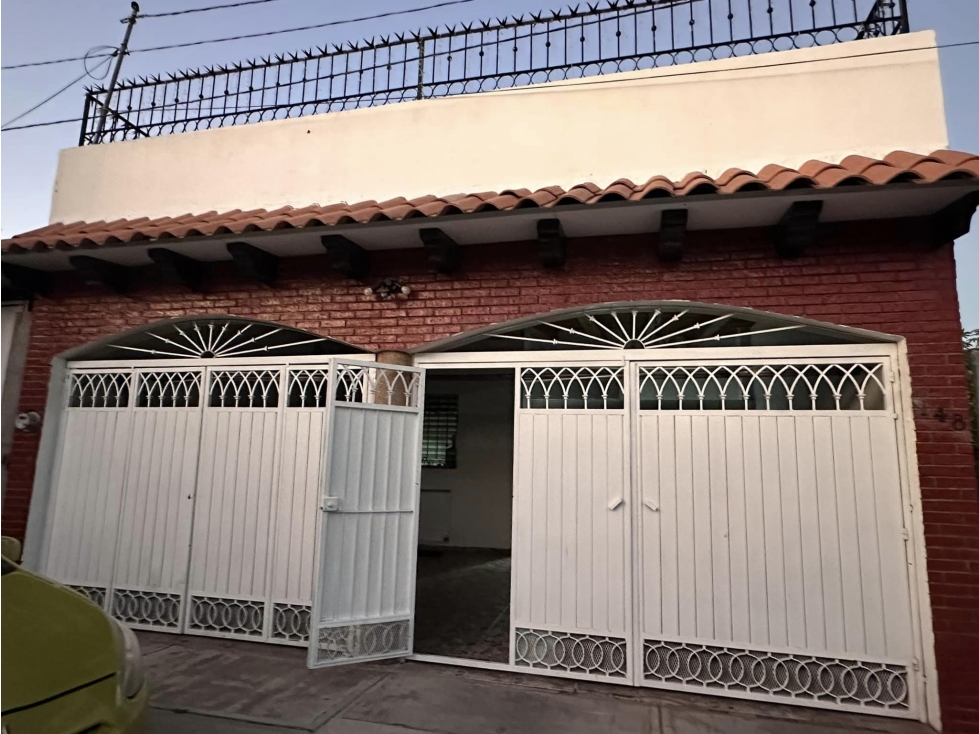 LINDA CASA EN VENTA DOS PLANTAS Y DOBLE ALTURA VILLA DE ALVAREZ COLIMA — foto 4