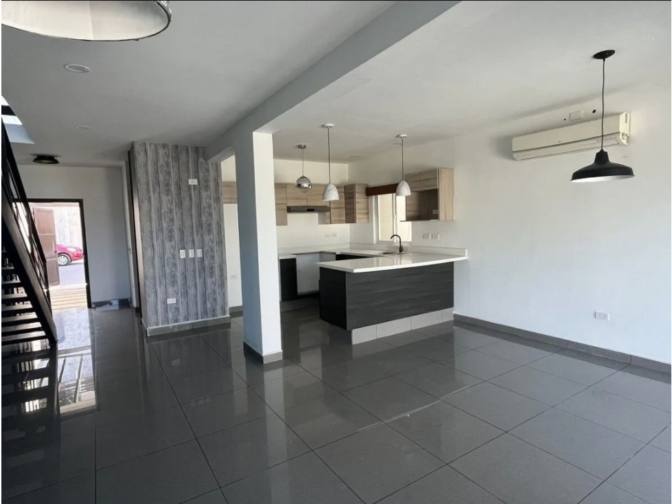 SE RENTA CASA EN FRACCIONAMIENTO LAS HUERTAS PRIVADA VISTA DEL CIELO — foto 4