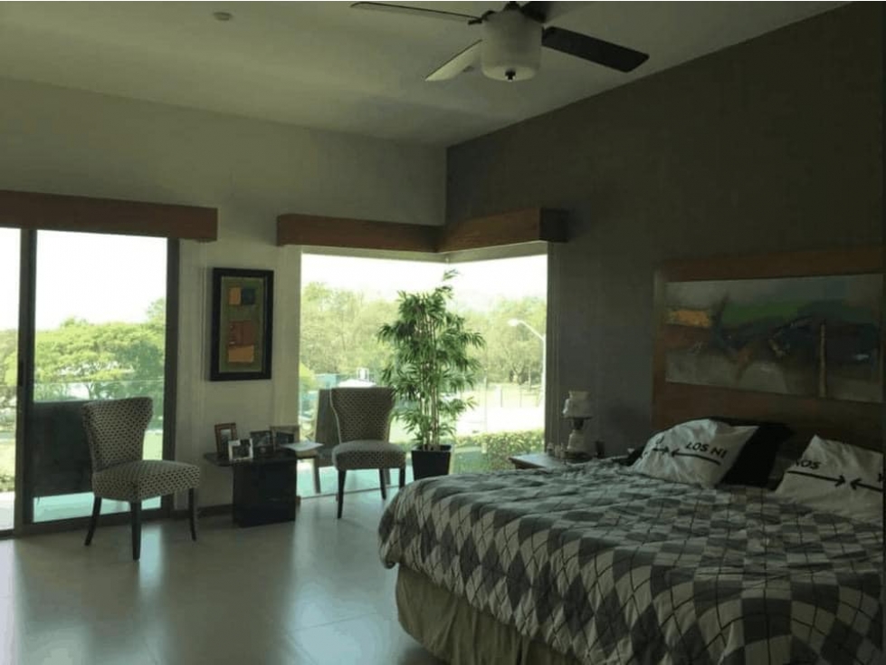 BONITA CASA EN VENTA EN RESIDENCIAL PRIMAVERAS COLIMA - 5