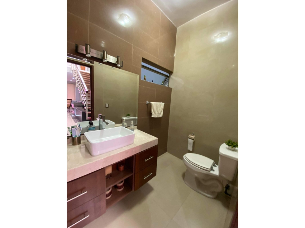 HERMOSA CASA AMPLIA EN VENTA RESIDENCIAL ESMERALDA NORTE COLIMA — foto 5