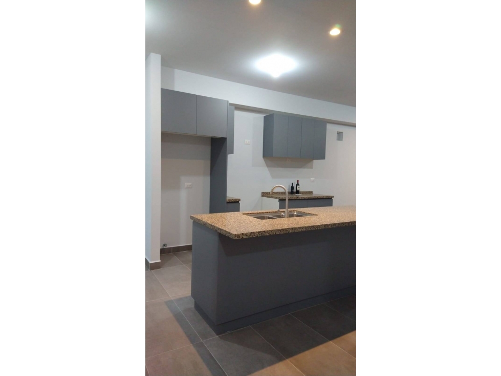 SE VENDE PEN HOUSE ZONA DORADA, CONECTA CON JARDINES DE AGUA CALIENTE — foto 5