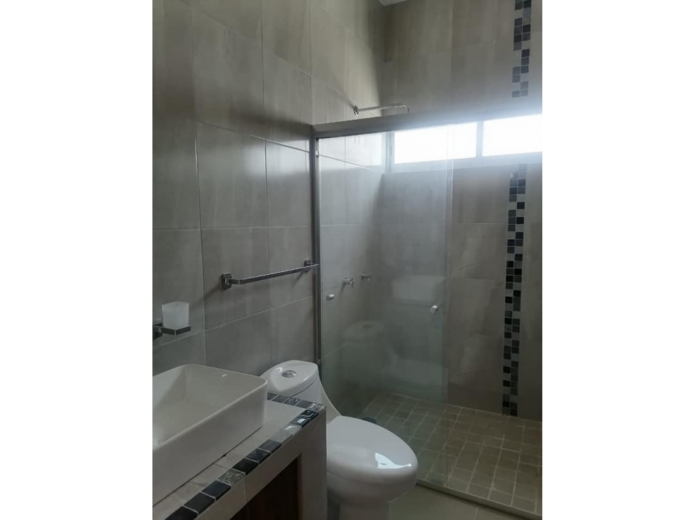 AMPLIA Y LINDA CASA NUEVA EN EXCLUSIVO FRACC. VILLA DE ALVAREZ COLIMA - 6