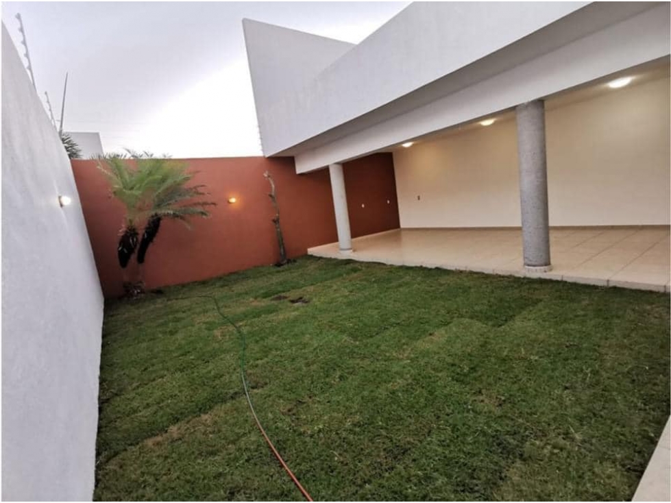 HERMOSA CASA EN VENTA EN RESIDENCIAL ESMERALDA NORTE — foto 6