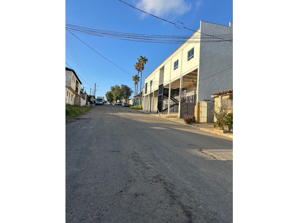 SE VENDE TERRENO BLVD UNIVERSIDAD - TECATE - 6