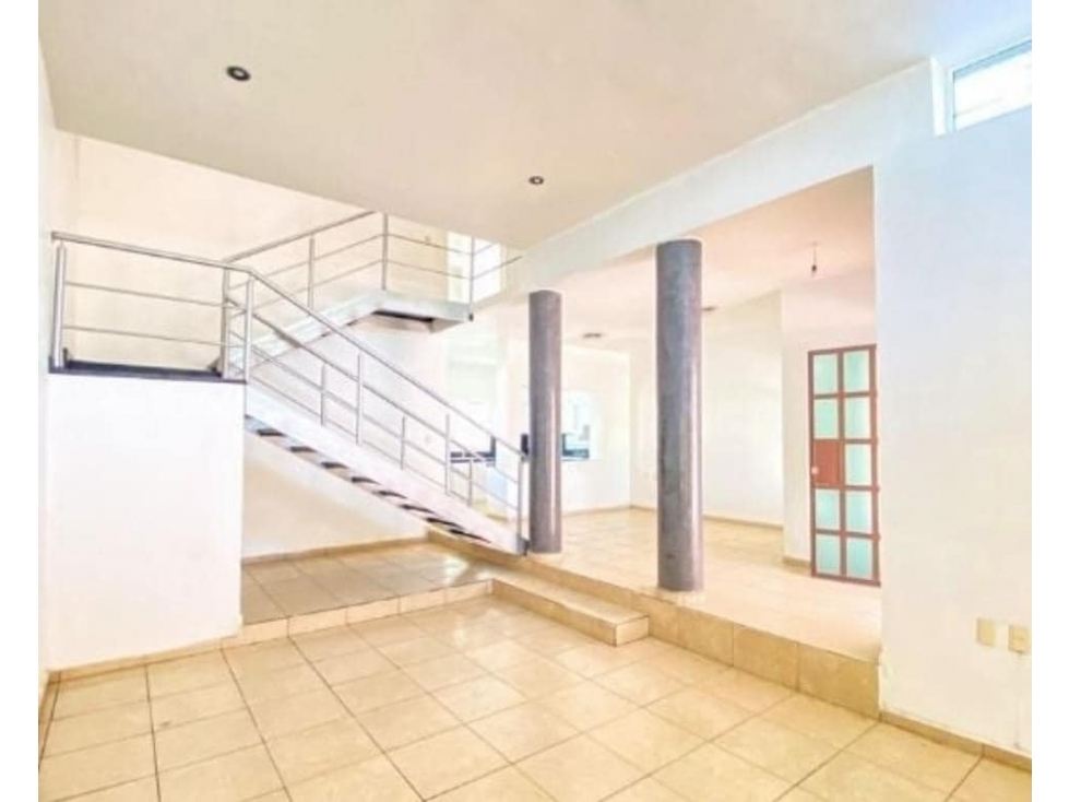 CASA EN VENTA EN FRACC. VILLA IZCALLI VILLA DE ALVAREZ COLIMA - 2