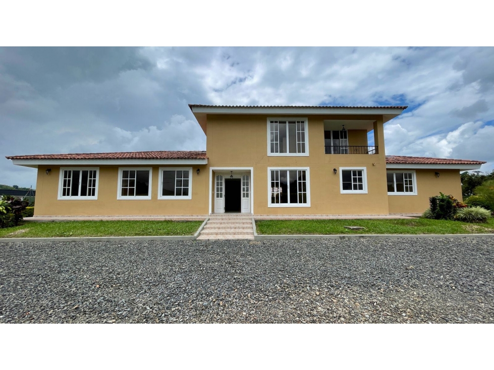 VENTA DE HERMOSA CASA CAMPESTRE SECTOR VIA ARMENIA PEREIRA