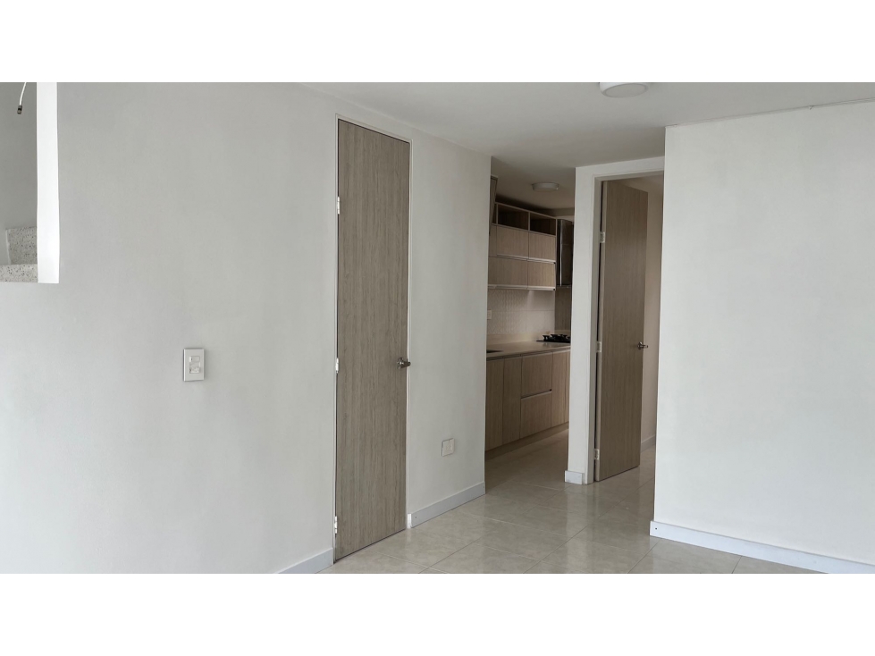 VENTA DE HERMOSA CASA REMODELADA EN QUINTAS DE BUENAVISTA DOSQUE — foto 3