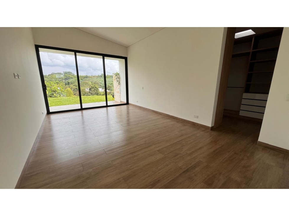 VENTA DE HERMOSA CASA CAMPESTRE PARA ESTRENAR VIA ARMENIA — foto 2