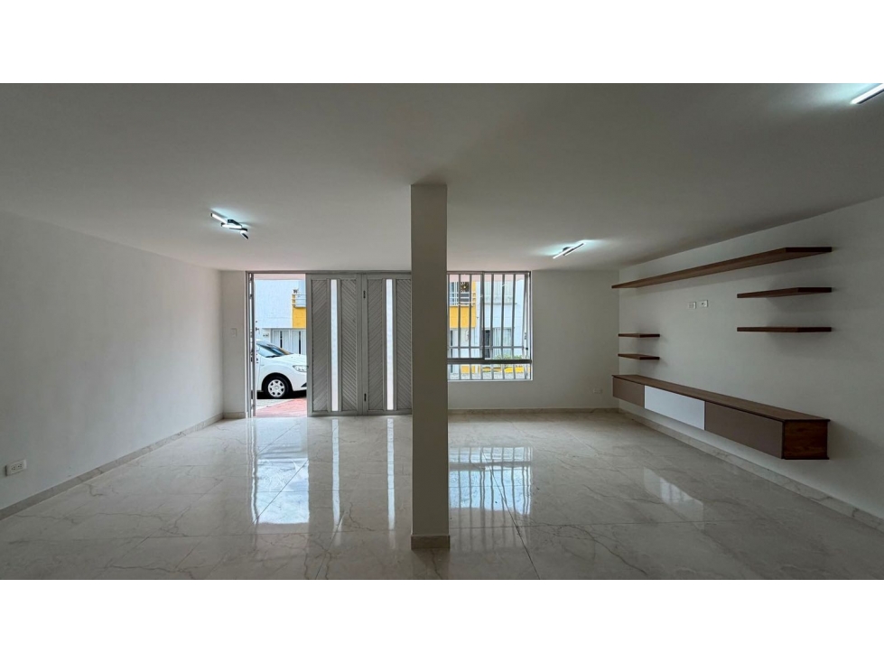 SE VENDE CASA REMODELADA SECTOR TERMINAL DE TRANSPORTES PEREIRA — foto 2