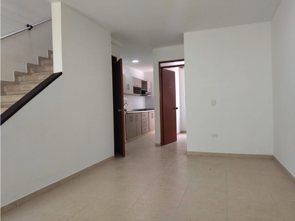SE VENDE CASA PEATONAL SECTOR VILLA DEL PRADO PEREIRA