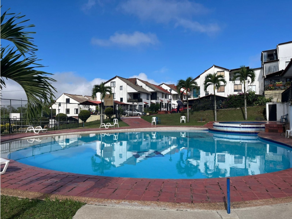 VENTA DE HERMOSO APARTAMENTO SECTOR AVENIDA 30 DE AGOSTO PEREIRA