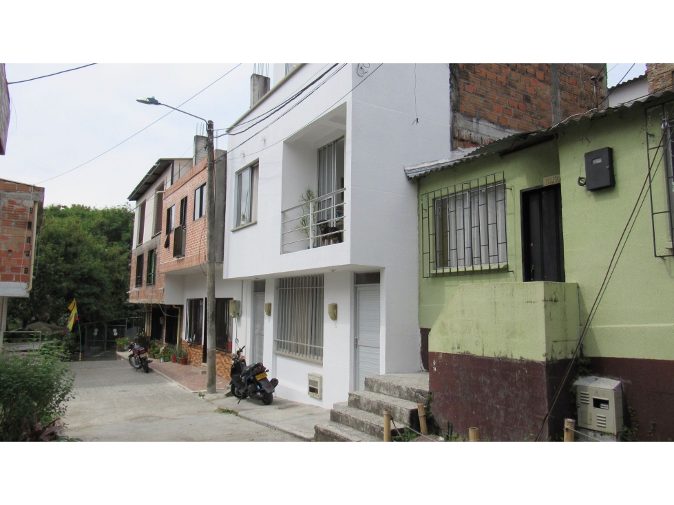OPORTUNIDAD VENTA DE CASA ( 2 RENTAS INDEPENDIENTES) BELMONTE PEREIRA