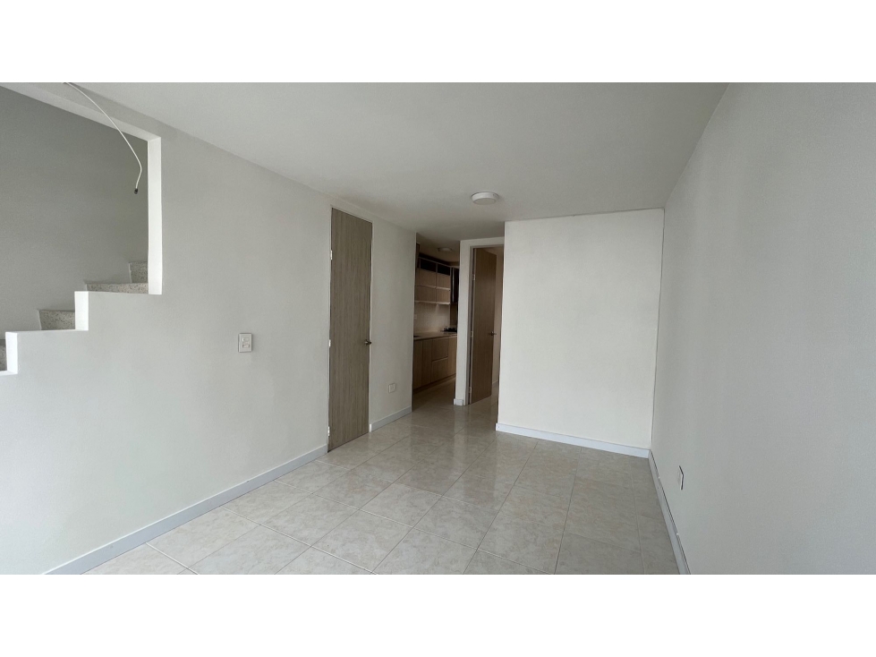 VENTA DE HERMOSA CASA REMODELADA EN QUINTAS DE BUENAVISTA DOSQUE — foto 2