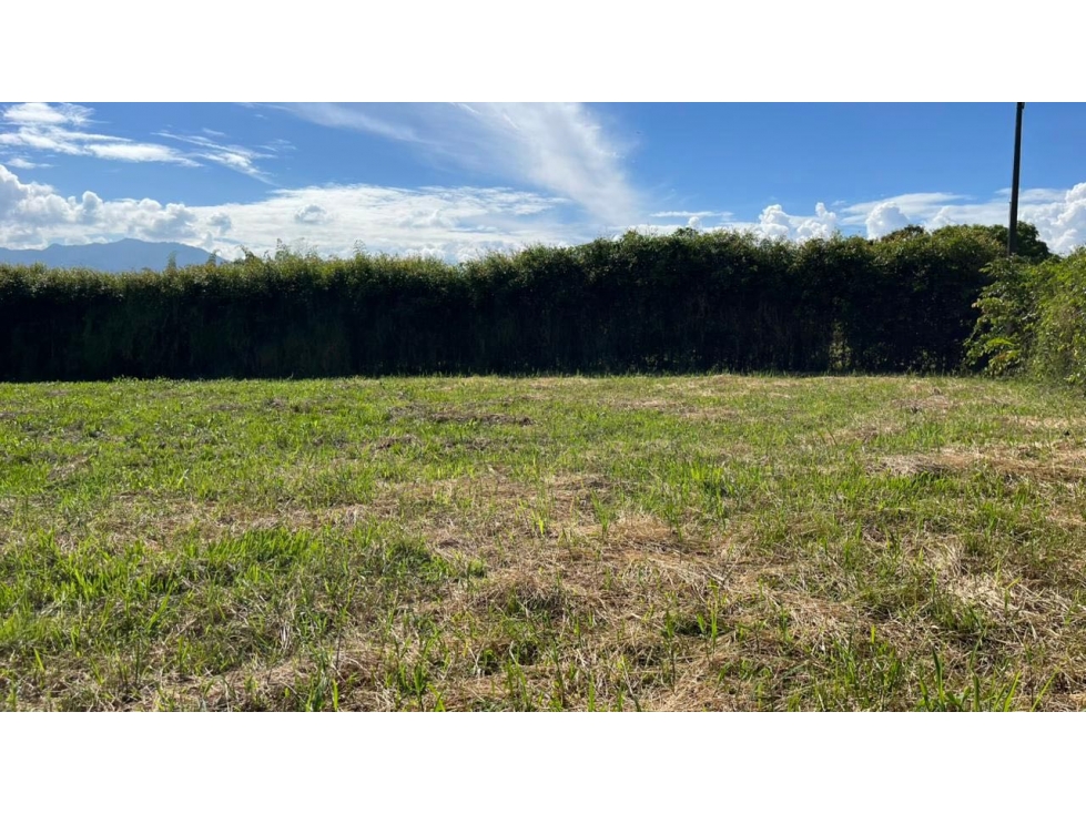 VENTA DE LOTE ESQUINERO COMPLETAMENTE PLANO SECTOR CERRITOS PEREIRA — foto 2