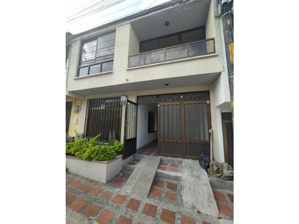 VENTA DE CASA VEHICULAR SECTOR CORALES PEREIRA