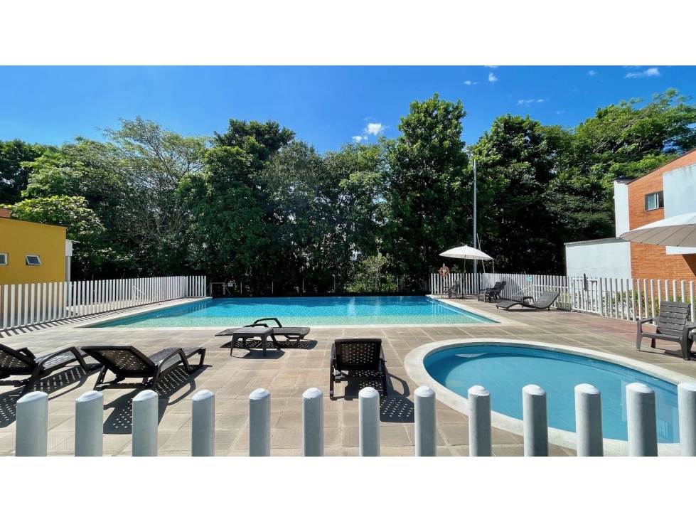 SE VENDE HERMOSA CASA MEDIANERA SECTOR GALICIA PEREIRA