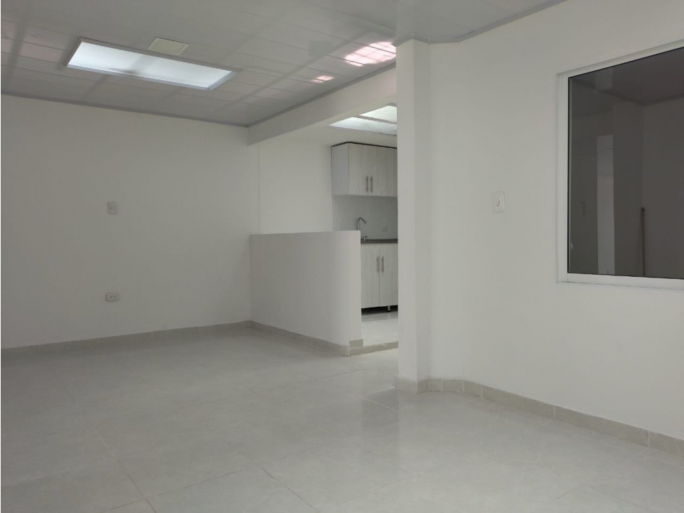 VENTA DE CASA MEDIANERA REMODELADA EN EL CENTRO DE PEREIRA — foto 3
