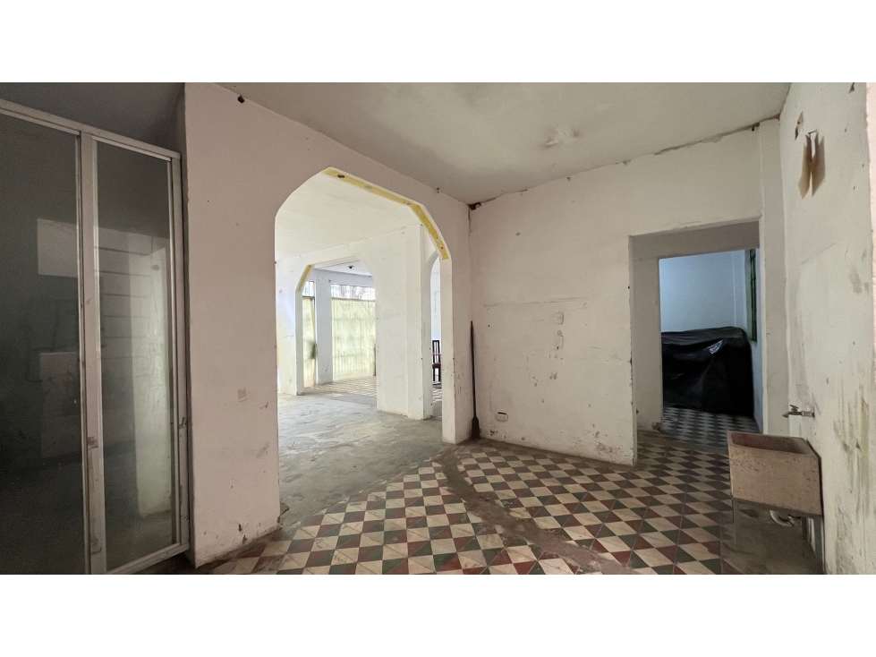VENTA DE LOCAL COMERCIAL SECTOR CENTRO SIN VECINOS AL FRENTE PEREIRA — foto 2