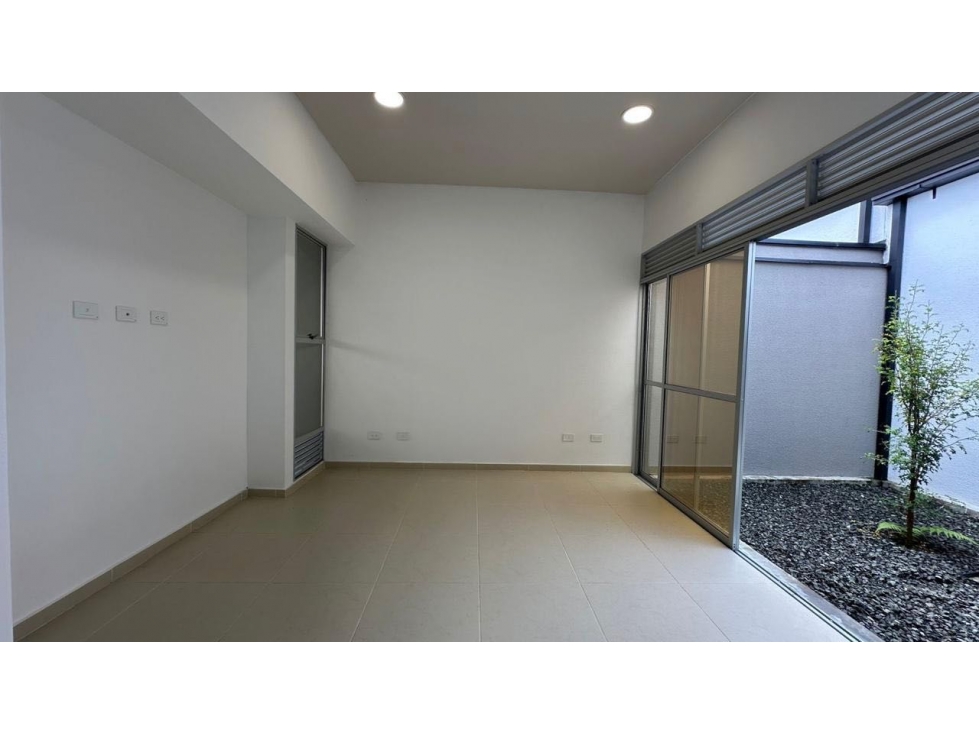 OPORTUNIDAD VENTA DE CASA SIN VECINOS AL FRENTE SECTOR GALICIA PEREIRA — foto 4