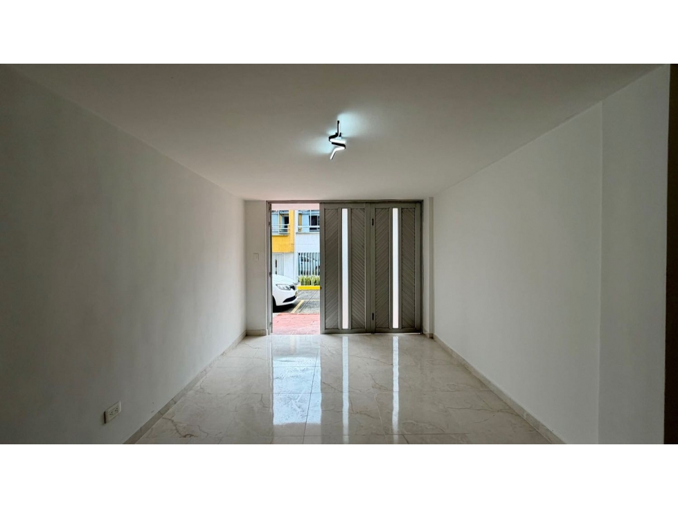 SE VENDE CASA REMODELADA SECTOR TERMINAL DE TRANSPORTES PEREIRA — foto 5