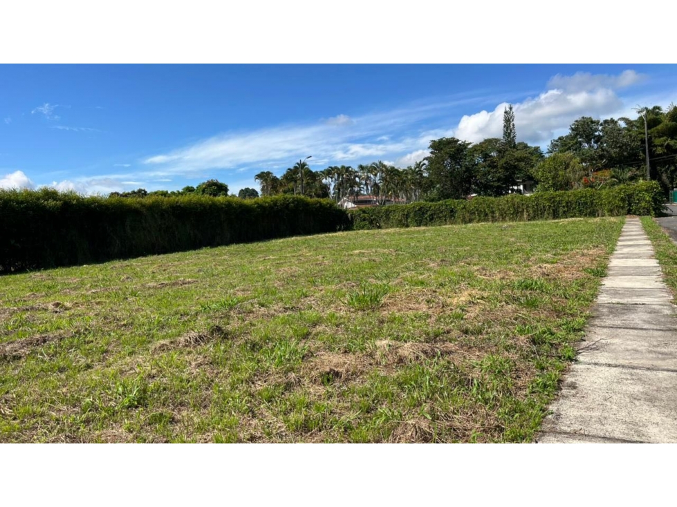 VENTA DE LOTE ESQUINERO COMPLETAMENTE PLANO SECTOR CERRITOS PEREIRA — foto 5