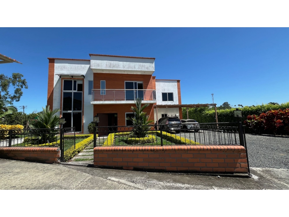 VENTA CASA CAMPESTRE ENTRADA 8 CERRITOS PEREIRA