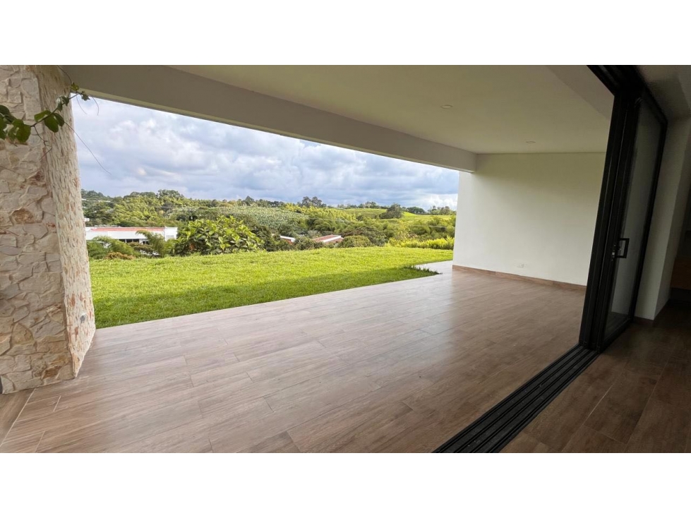 VENTA DE HERMOSA CASA CAMPESTRE PARA ESTRENAR VIA ARMENIA — foto 3