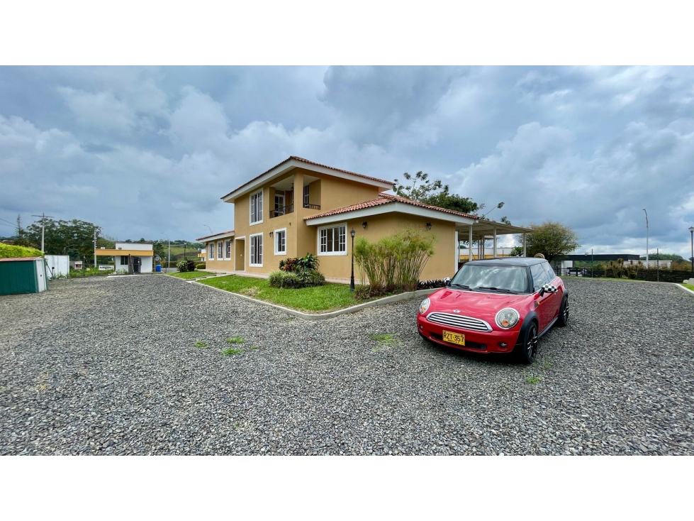 VENTA DE HERMOSA CASA CAMPESTRE SECTOR VIA ARMENIA PEREIRA — foto 2