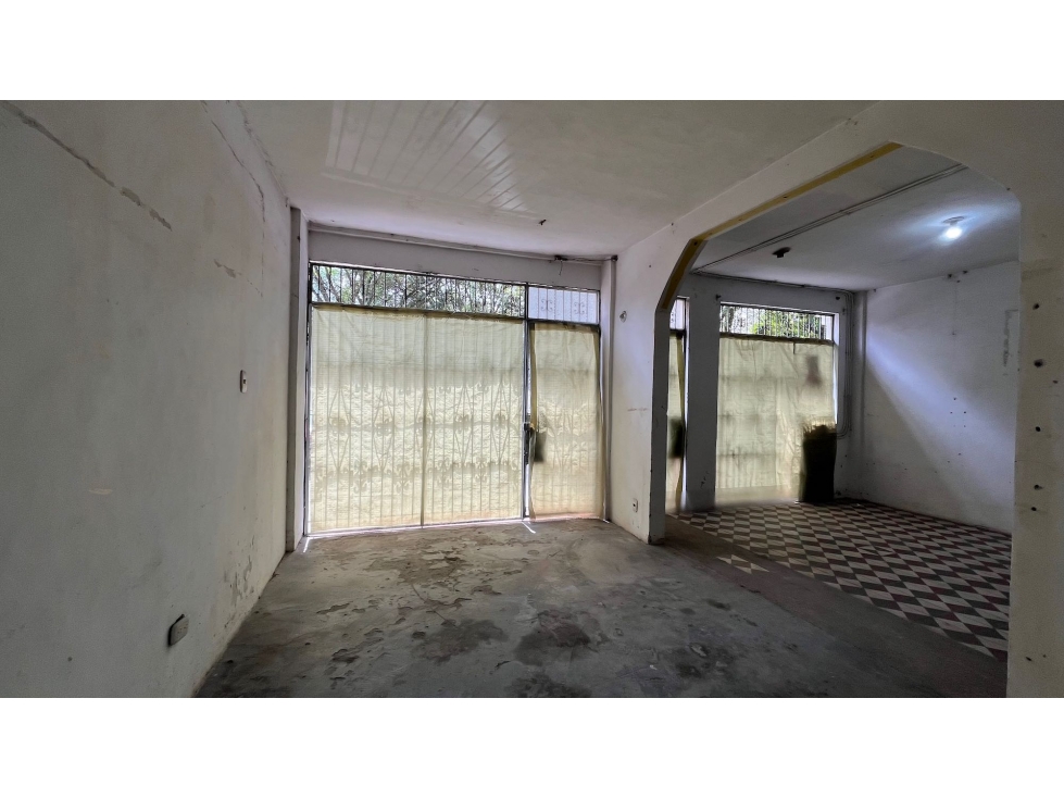 VENTA DE LOCAL COMERCIAL SECTOR CENTRO SIN VECINOS AL FRENTE PEREIRA — foto 4