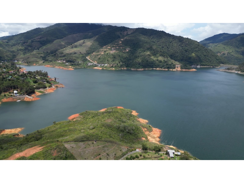 REF # 981A vendo lotes vía al Darién lago calima - 1