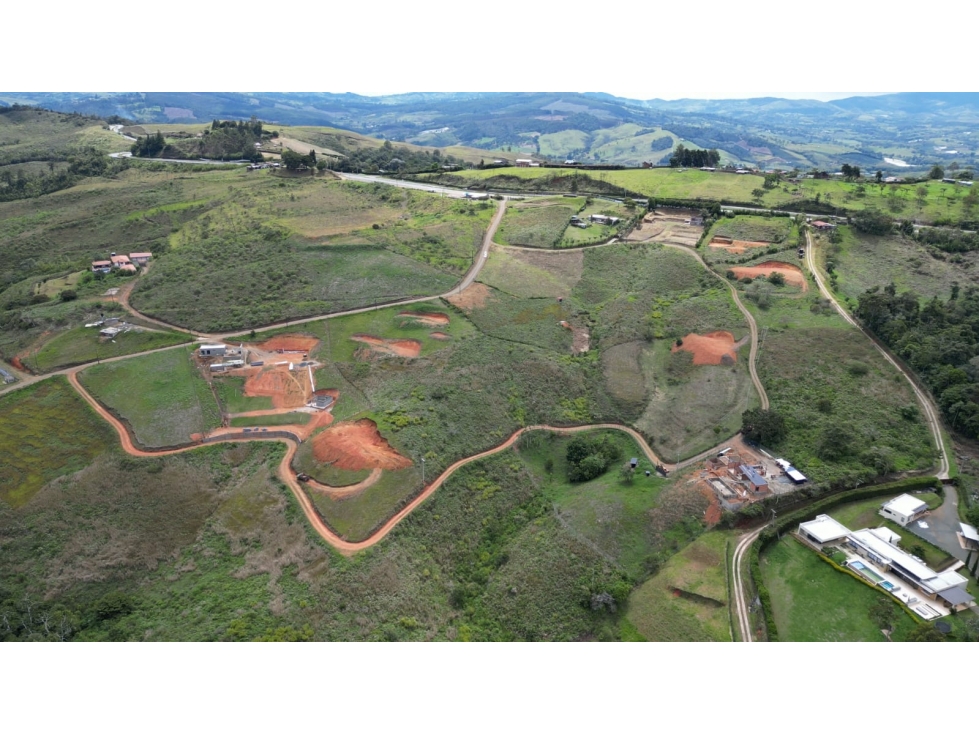 REF # 981A vendo lotes vía al Darién lago calima - 4