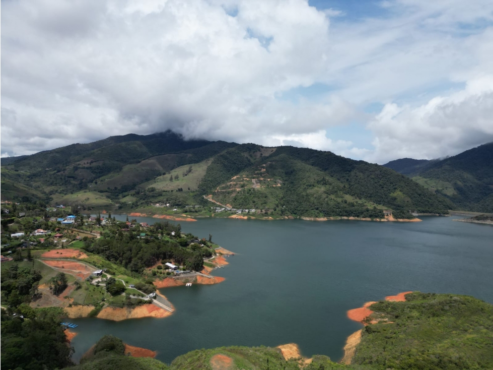 REF # 981A vendo lotes vía al Darién lago calima - 5