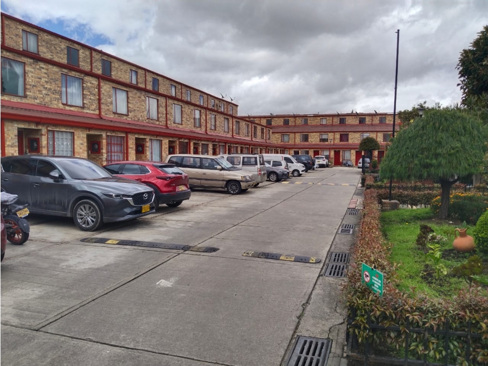 VENDO CASA EN LAS AMERICAS CON AVENIDA BOYACA EN BOGOTA — foto 2