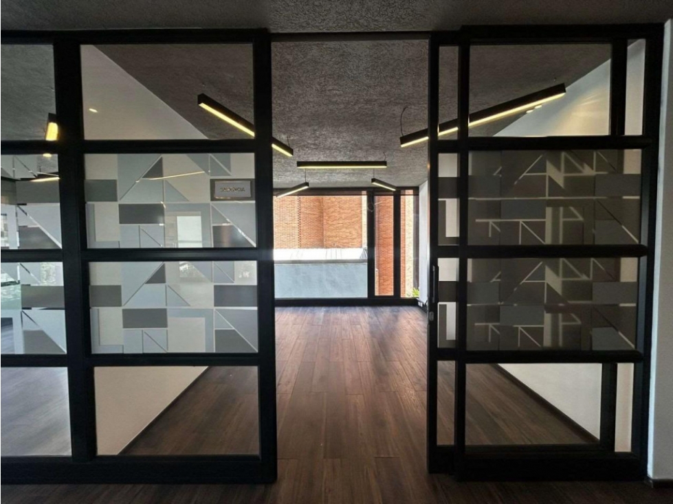 vendo o arriendo Oficina moderna y luminosa en el Retiro. — foto 3