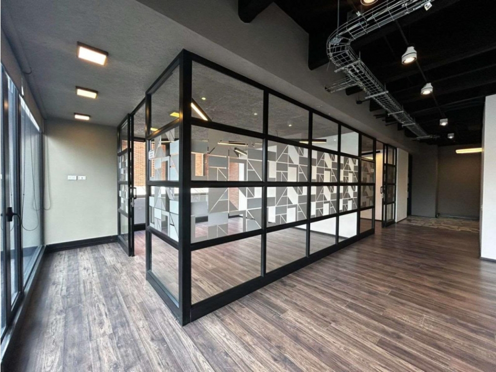 vendo o arriendo Oficina moderna y luminosa en el Retiro. — foto 2