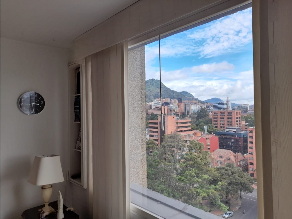 Vendo Apartamento en el Nogal para remodelar