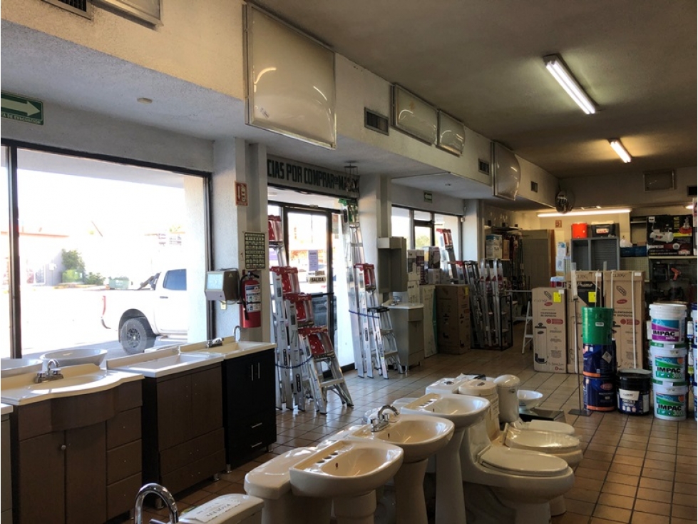 LOCAL COMERCIAL CON AMPLIA BODEGA EN PERIFERICO NORTE. - 2