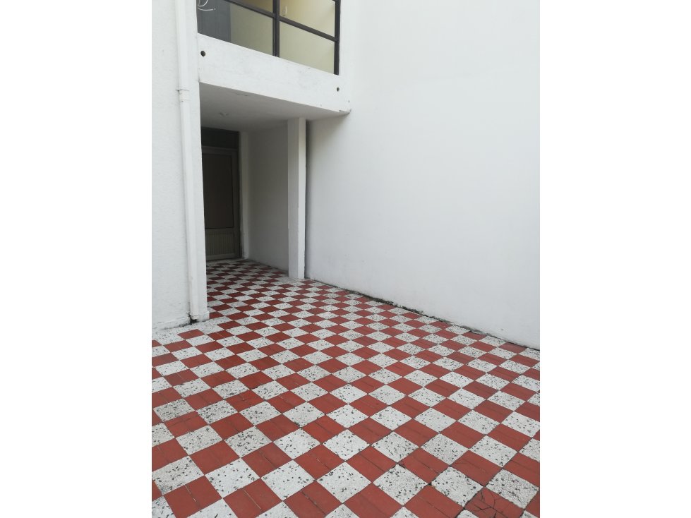SE ARRIENDA CASA PARA USO COMERCIAL, DOS NIVELES, AREAS 190 MTS - 3
