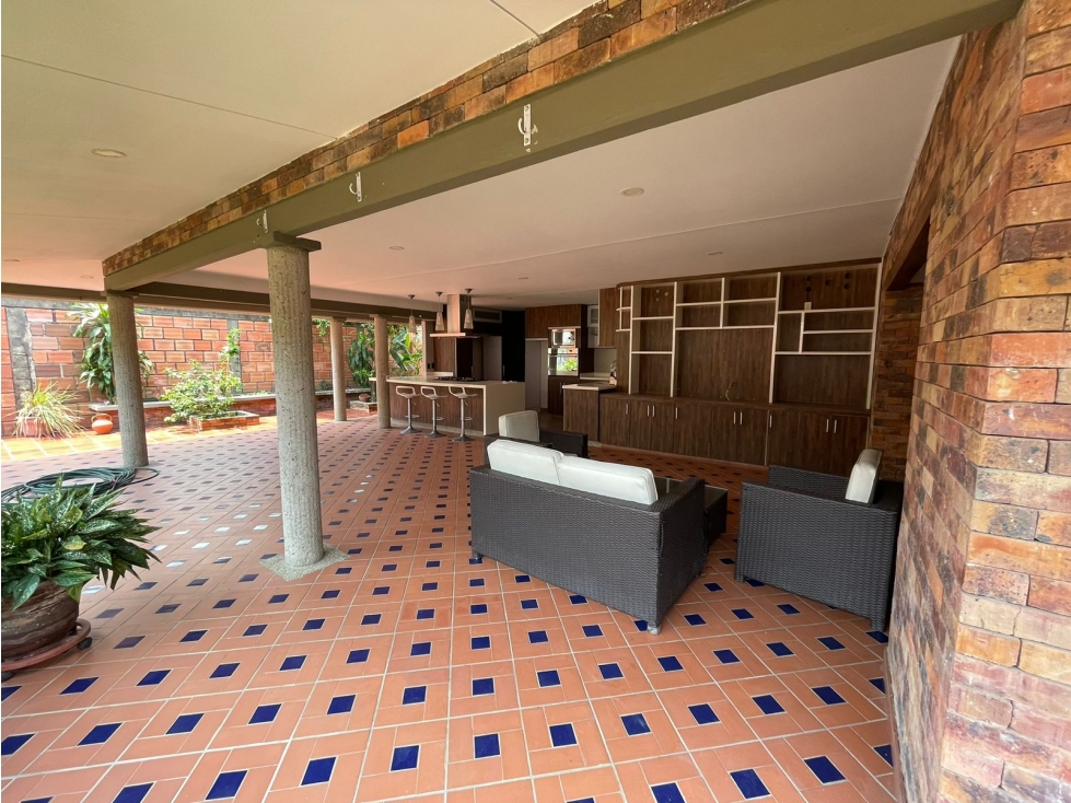 SE VENDE O SE ARRIENDA CASA,SECTOR HELECHOS,AREA 500 M² YOPAL CASANARE - 3